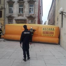 Muškarac u Zadru prijeti da će se baciti sa zgrade (Foto: Zadarski.hr) - 4