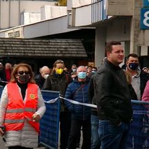 Veliki redovi za cijepljenje - 6