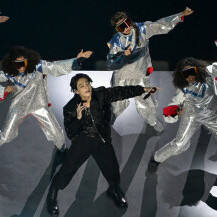 Spektakularni nastup korejskog pjevača Jeona Jungkooka na otvaranju Svjetskog nogometnog prvenstva u Katru - 12