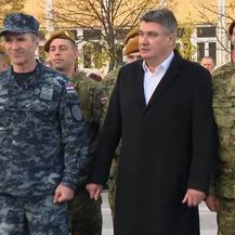 Zoran Milanović s vojnicima