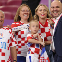 Roditelji i sestra Luke Modrića na utakmici Hrvatske i Kanade - 1