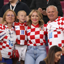 Roditelji i sestra Luke Modrića na utakmici Hrvatske i Kanade - 3