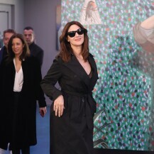 Monica Bellucci izdanje je zaokružila s crnim sunčanim naočalama