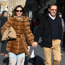 Ana Gruica Uglešić u poderanim trapericama i šlapastim čizmicama - 1