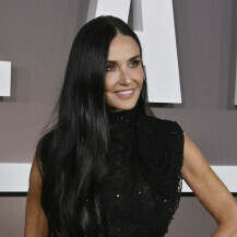 Demi Moore na premijeri serije 'Landman' u Los Angelesu - 8