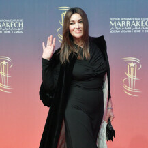 Monica Bellucci u maksi haljini s plaštem na otvaranju 21. Međunarodnog filmskog festivala u Marakešu