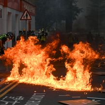 Prosvjednici u Hong Kongu žestoko se sukobljavaju s policijom (Foto: AFP) - 4