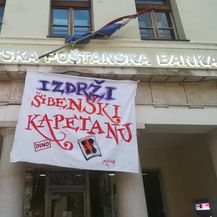 Poruka podrške Dinu Miškiću (Foto: ŠibenikIN)