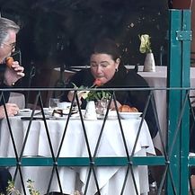 Pierce Brosnan i supruga (Foto:Profimedia)