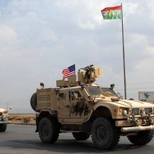 Kurdi američku vojsku gađali krumpirima (Foto: AFP) - 1