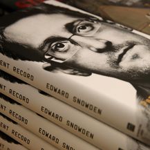 Knjiga Edwarda Snowdena