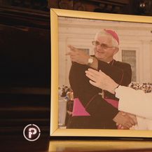 Nadbiskup mons. Mate Uzinić i papa Franjo