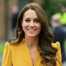 Catherine Middleton u žutoj haljini britanskog highstreet brenda Karen Millen - 7