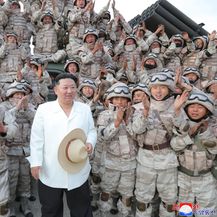 Sjevernokorejski vođa Kim Jong Un na vojnoj taktičkoj vježbi - 3