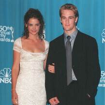 Katie Holmes i James Van Der Beek na dodjeli nagrada Emmy 1998. godine