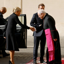Brigitte i Emmanuel Macron na privatnoj audijenciji kod pape Franje u Vatikanu - 2