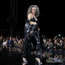 Andie MacDowell bila je dio defilea Walk Your Worth na Tjednu mode u Parizu - 3