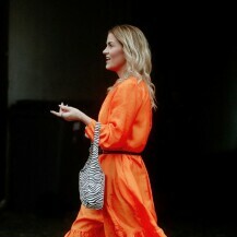 Narančasta i plava u street style izdanju s Tjedna mode