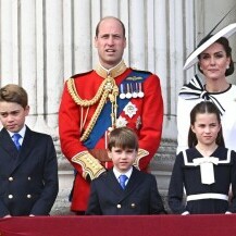 Catherine Middleton s obitelji na Paradi konjičke garde u Londonu