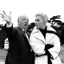 Alfred Hitchcock i Kim Novak na setu filma Vertigo