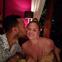 Chrissy Teigen i John Legend (Foto: Instagram)
