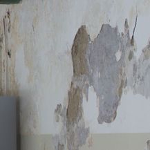 Zid škole u raspadu (Foto: Dnevnik.hr)