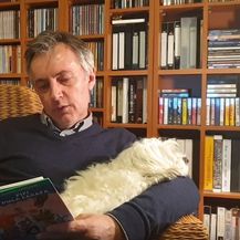 Miroslav Škoro čita PIpi Dugu Čarapu (Foto: Screenshot/YouTube)