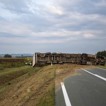 Kod Virovitice se prevrnuo kamion (Foto: icv.hr) - 1