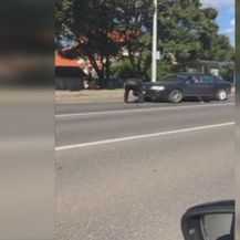 Zaustavljali automobile i kupili novac s ceste (Foto: Dnevnik.hr)