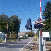 Pružni prijelaz kod Okučana (Foto: Dnevnik.hr)2