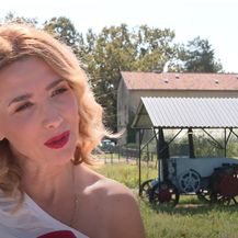 In Magazin: Ecija Ojdanić u predstavi - 1