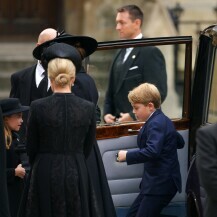 Princ George na sprovodu kraljice Elizabete II.