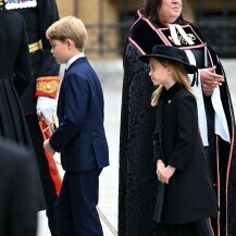 Princ George i princeza Charlotte na sprovodu kraljice Elizabete II.