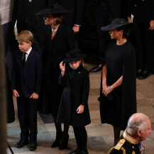 Meghan Markle, Catherine Middleton, princ George i princeza Charlotte na pogrebu kraljice Elizabete II.