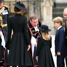 Princeza Catherine, princeza Charlotte i princ George na sprovodu kraljice Elizabete II.