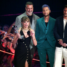 Taylor Swift u haljini modne kuće Versace na dodjeli nagrada MTV VMA - 4