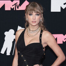 Taylor Swift u haljini modne kuće Versace na dodjeli nagrada MTV VMA - 9