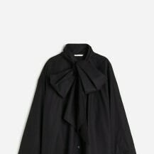 Košulja s mašnom u crnoj boji, 34,99 eura