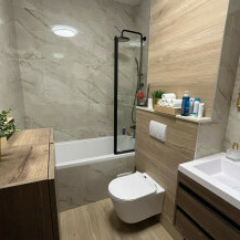 Stan u Španskom s glamuroznom kupaonicom - 16
