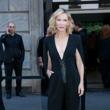 Cate Blanchett u crnom kombinezonu na Tjednu mode u Milanu - 6