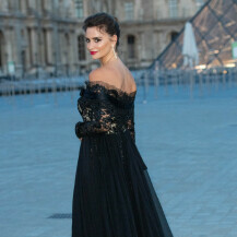 Penelope Cruz u čipkastom kombinezonu na Tjednu mode u Parizu - 2