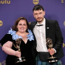 Richard Gadd na dodjeli nagrade Emmy s kolegicom Jessicom Gunning