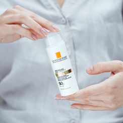LA ROCHE-POSAY ANTHELIOS AGE CORRECT SPF50