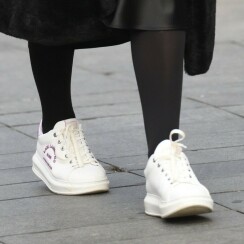 Bijele tenisice popularan su izbor među damama i gospodom na zagrebačkoj špici