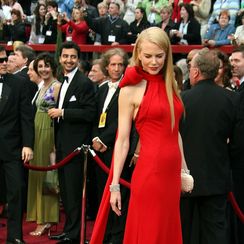 Nicole Kidman na dodjeli nagrada Oscar 2007. u haljini modne kuće Balenciaga