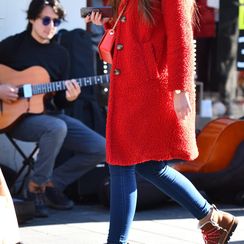 Crvena boja u street style izdanju sa zagrebačke špice