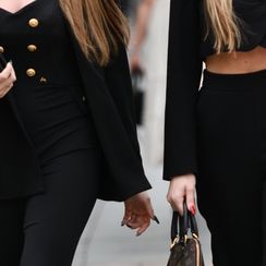 Crne hlače često se nose i na hrvatskim ulicama