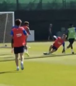 Ansu Fati posjeo Rakitića na travnjak (Screenshot)