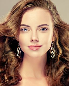 Prekomjerno masna kosa problem je koji bi voljele riješiti mnoge žene