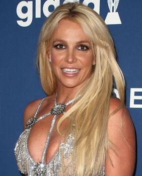 Britney Spears u gaf haljini koja ne laska figuri - 4